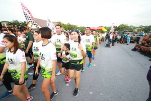 BIB: 
                            <button type="button" onclick="openModal(3530918)" class="btn btn-primary btn-sm float-right btn-popup" data-toggle="modal" data-target=".modal-high-quality">
                        <i class="fas fa-shopping-cart"></i> Add to Cart
                    </button>
                                            <button type="button" onclick="isThisMe(3530918, true)" class="btn btn-success btn-sm float-right btn-popup btn-isme hidden" data-toggle="tooltip" data-placement="bottom" title="นี่คือรูปของคุณใช่ไหม คลิกที่นี่เพื่อเอาเข้าอัลบั้ม">
                        <i class="fas fa-plus"></i> Add to album
                    </button>
                    <button type="button" onclick="isThisMe(3530918, false)" class="btn btn-warning btn-sm float-right btn-popup btn-isnotme hidden">
                        <i class="fas fa-ban"></i> Remove from album
                    </button>